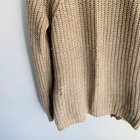 Light brown long sleeves knitted sweater. Medium. - Picture 5 of 7